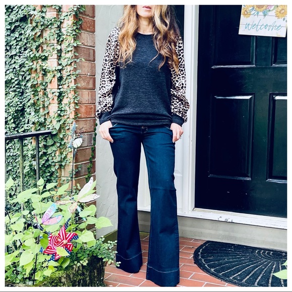 Fabulous leopard print sleeve color block top - Picture 4 of 6